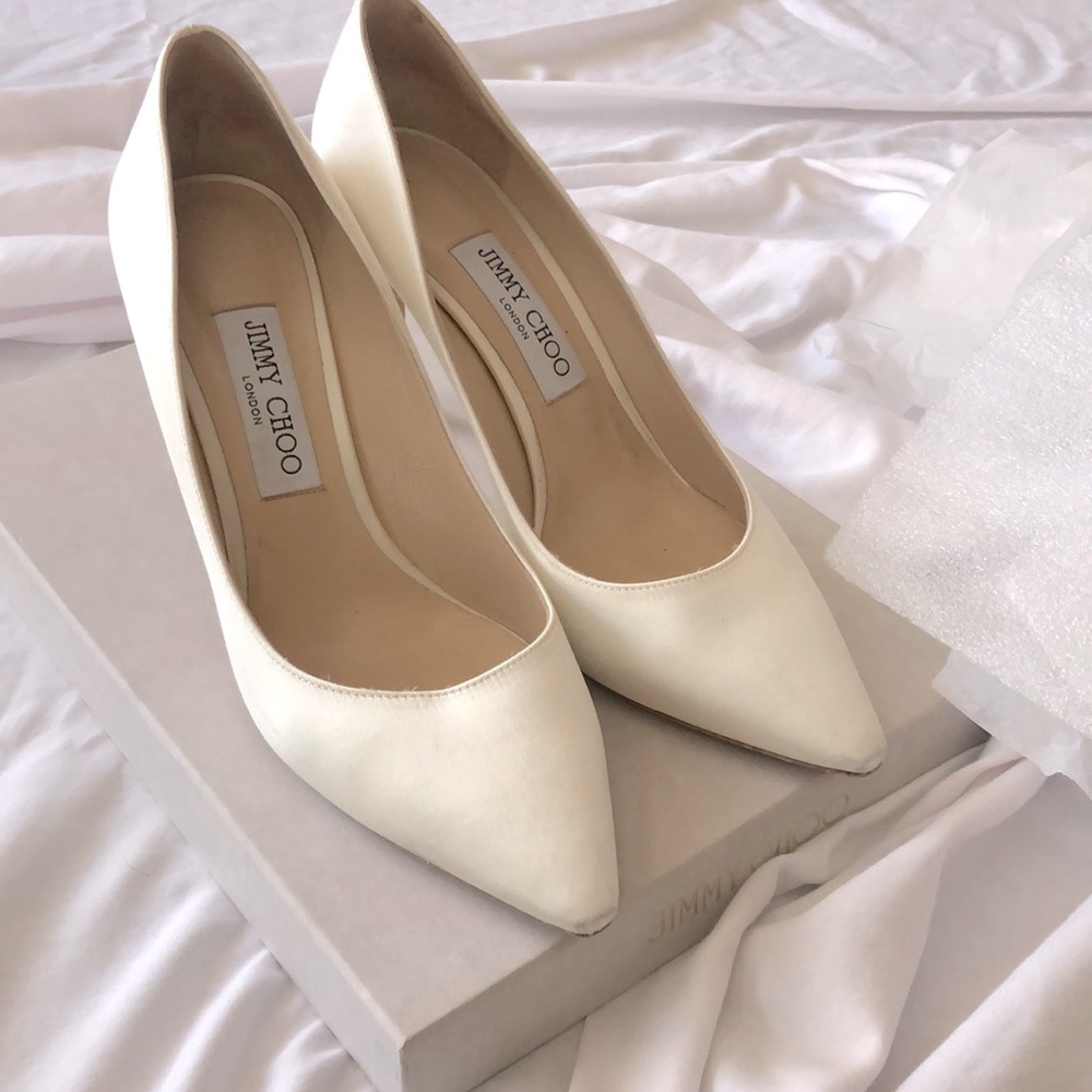 Jimmy Choo White Satin Pump - Size 9